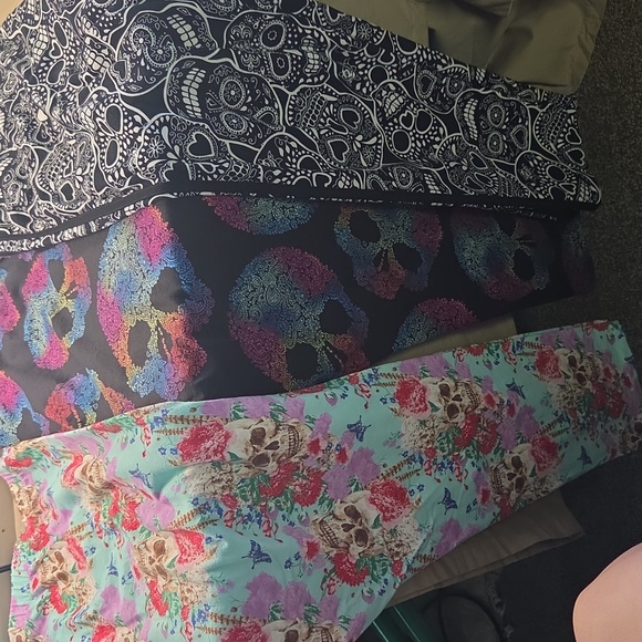3 Set Leggings Crop Style Sugar Skulls Them - Picture 3 of 7